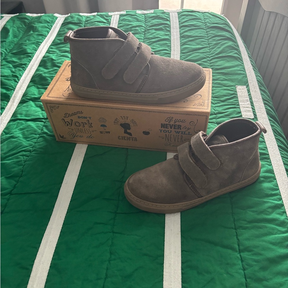 Cienta Brown Kids Boots with Velcro Straps